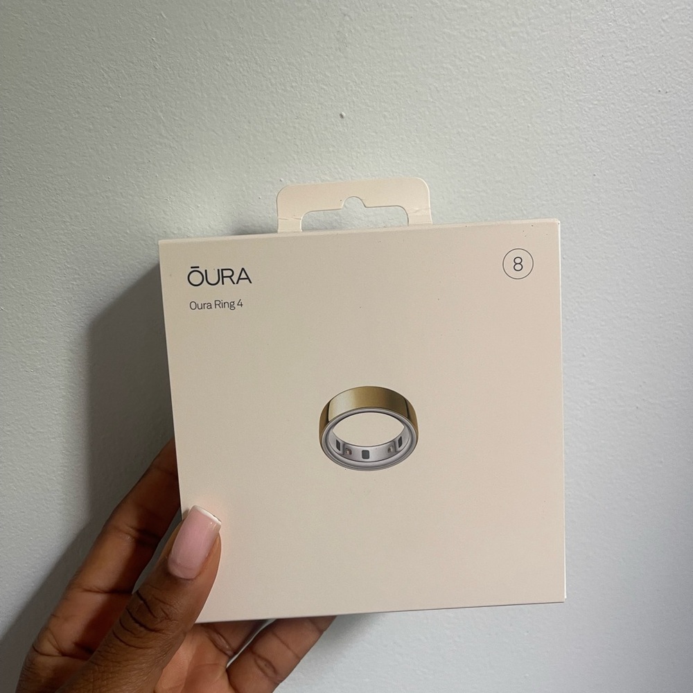 Oura Ring 4 Gold Finish - Packaging Shown